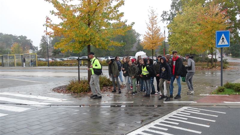 Collegeleerlingen werken rond verkeersveiligheid