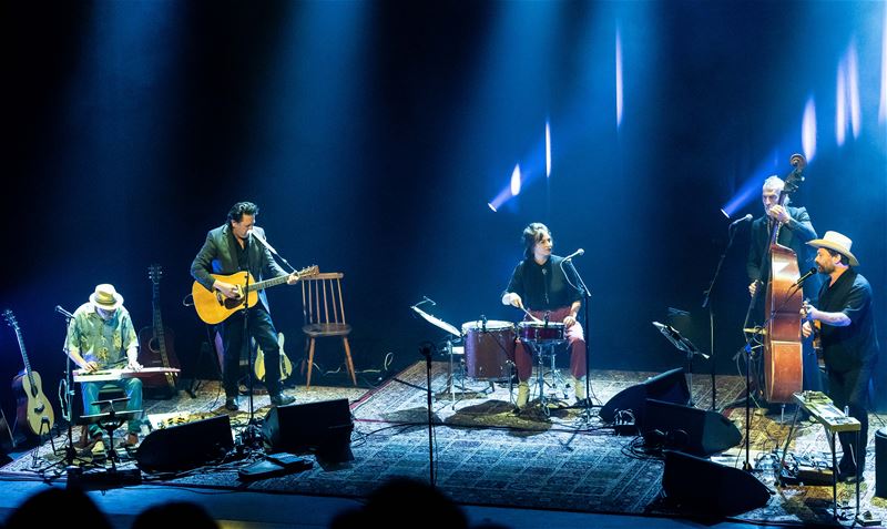 Country Mavericks eert groten van de country