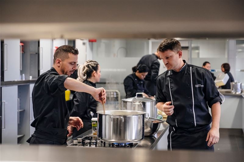 CVO De Verdieping leert je snel op tot hulpkok
