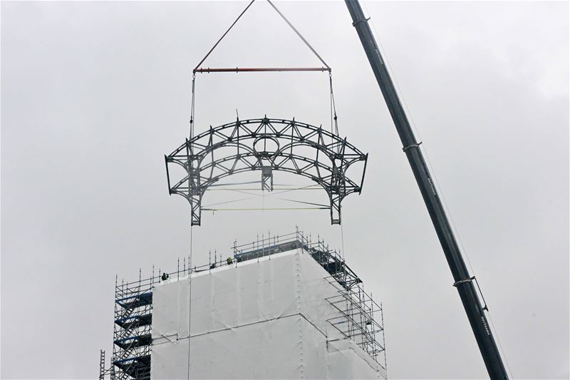 Dak van de schachtbok is weggenomen