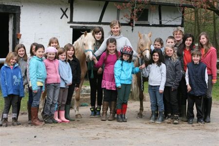 De eerste stappen te paard geleerd