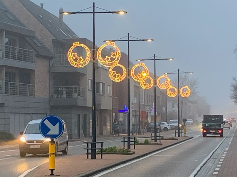 De kerstlichtjes branden al