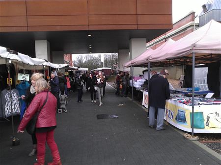 De markt bleef grotendeels droog