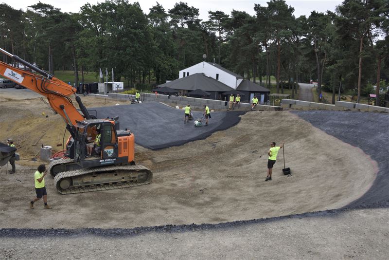 De nieuwe BMX-track krijgt dagelijks meer gestalte