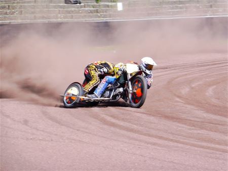 De opgeknapte speedwaypiste is ingereden