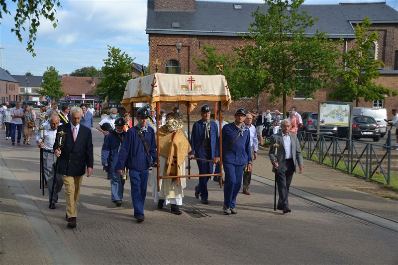 De Sacramentsprocessie in volle bezetting