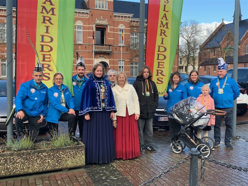 De Slamridders hebben hun vlaggen gehesen