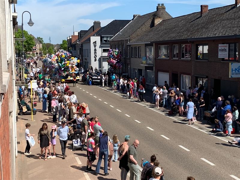 De stoet is vertrokken ...