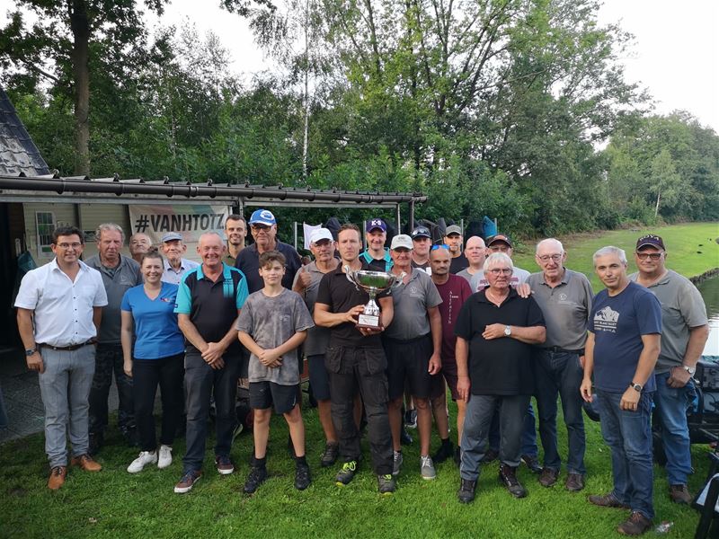 De trofee blinkt bij Gemeentewinning