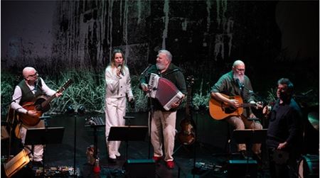 De ultieme rouwklacht tegen de oorlogsellende