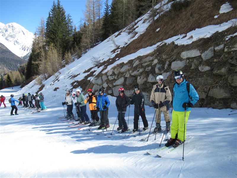 De zon is van de partij in het skigebied