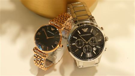 December feestmaand: win 2 Armani horloges