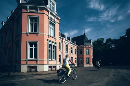 Dienst Toerisme geeft fietsbox weg