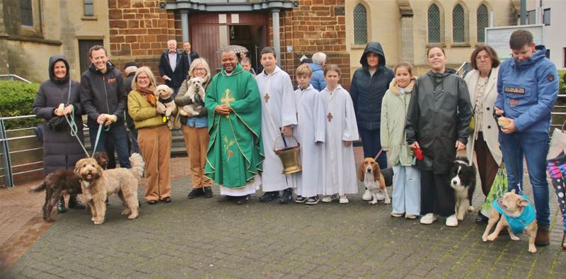Dierenzegening in Zolder bij Sint-Hubertus
