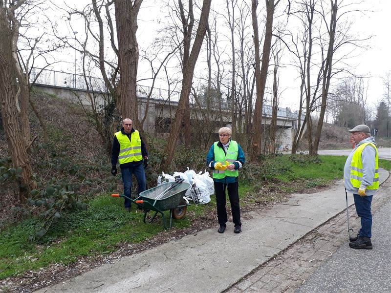 Dorpsraad schraapt het afval bijeen