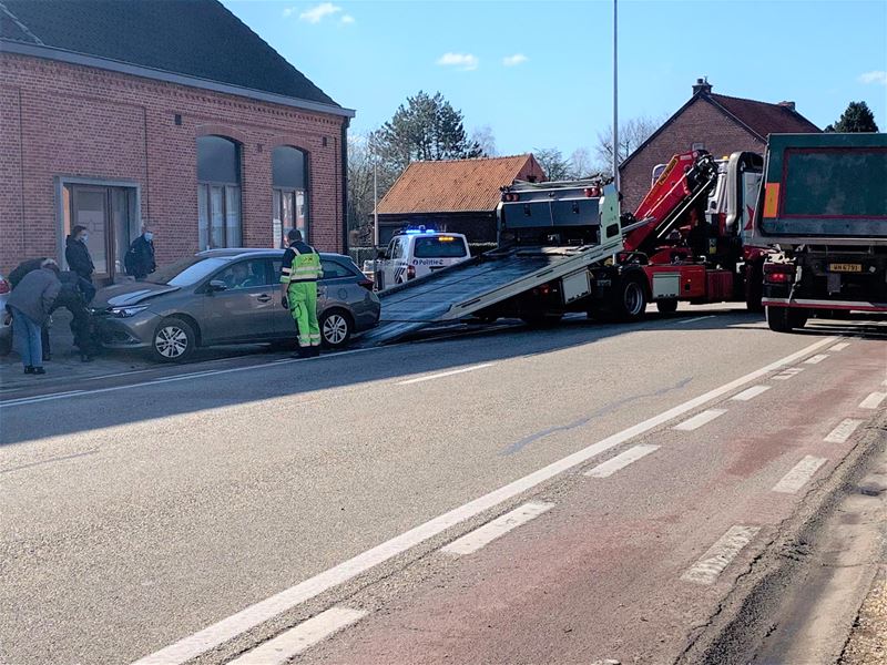Drie auto's beschadigd bij botsing in Boekt
