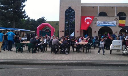 Drie dagen 'Kermes' bij Diyanet Selimiye moskee