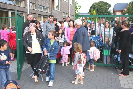 Drummen aan de schoolpoort