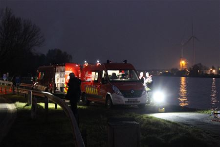 Duikers zoeken naar mogelijke drenkeling