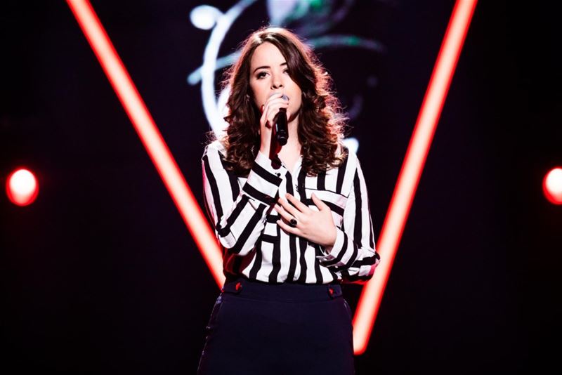 Duimen voor Emily in The Voice