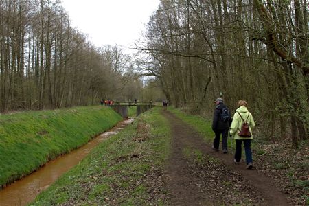 Duizenden stappen door ontluikende natuur