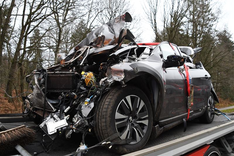 Eén bestuurder kritiek na zware botsing