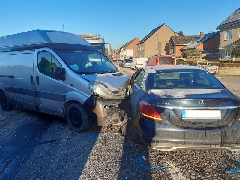 Eén gewonde bij botsing in Koolmijnlaan