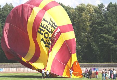 Eerste ballon opgeblazen