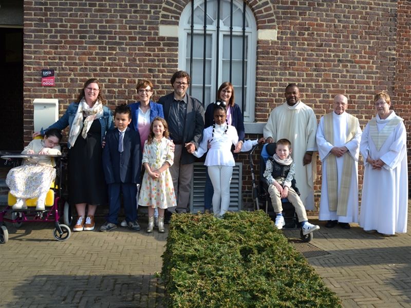 Eerste communie voor  jongeren van Heideland