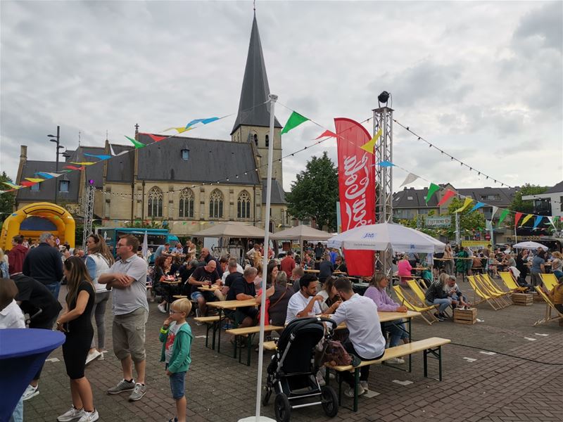 Eerste dag foodtruckfestival zat al helemaal snor