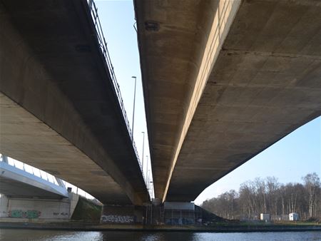 Eerste deel van de brug is op hoogte gebracht