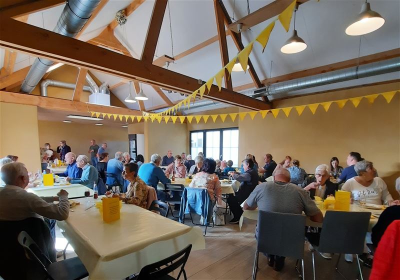 Eindelijk nog eens barbecue in gele wijk