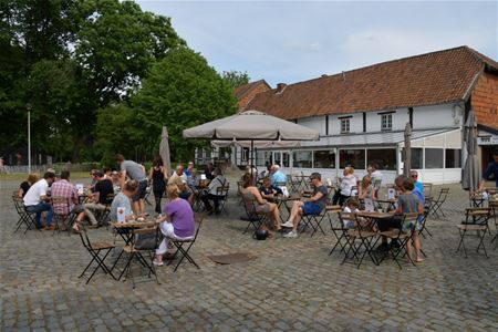 Eindelijk weer een pintje drinken op Bovy