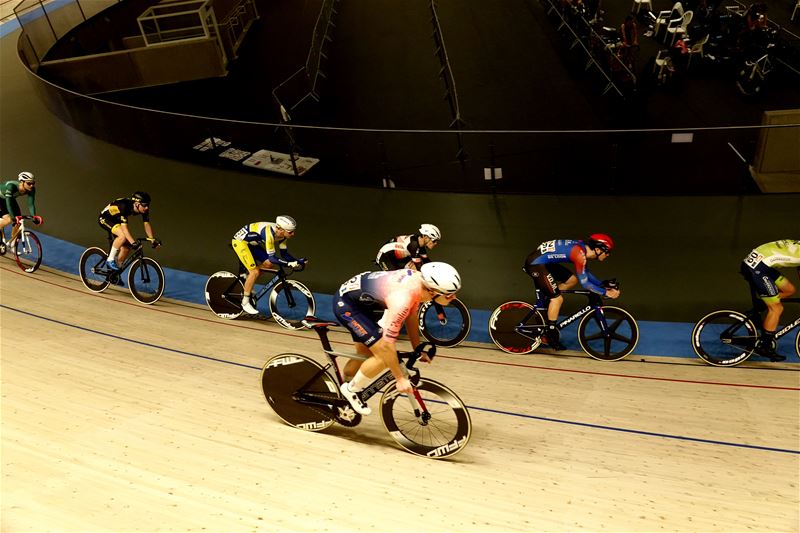 Elke dinsdagochtend leren fietsen op de piste