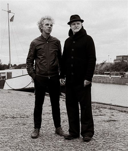 Elvis Costello-nummers in het Nederlands gebracht