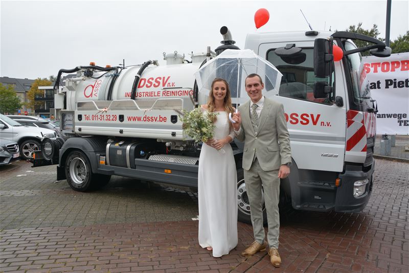 ... En het andere komt met de truck