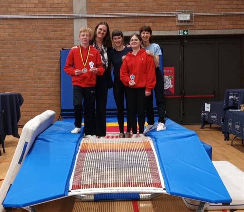 Ereplaatsen voor trampolinespringsters op VK