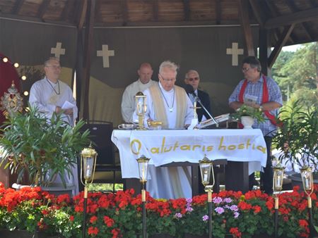 Eucharistie muzikaal en vocaal opgeluisterd