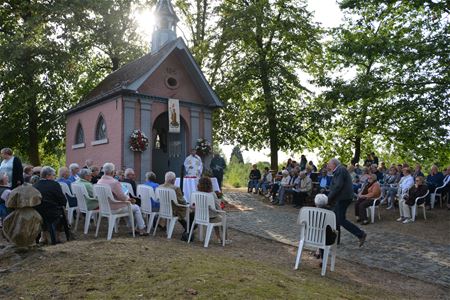 Eucharistieviering aan de Sint-Janskapel