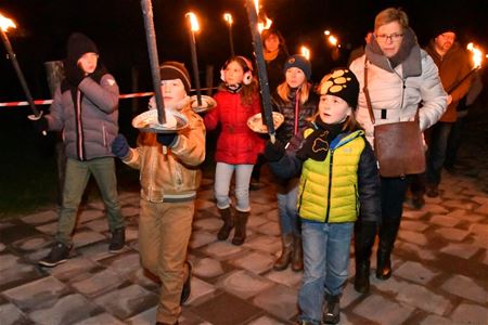 Fakkeltocht trok over domein Bovy