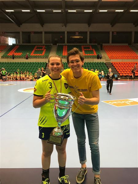 Femke Remels wint beker met Sint-Truiden