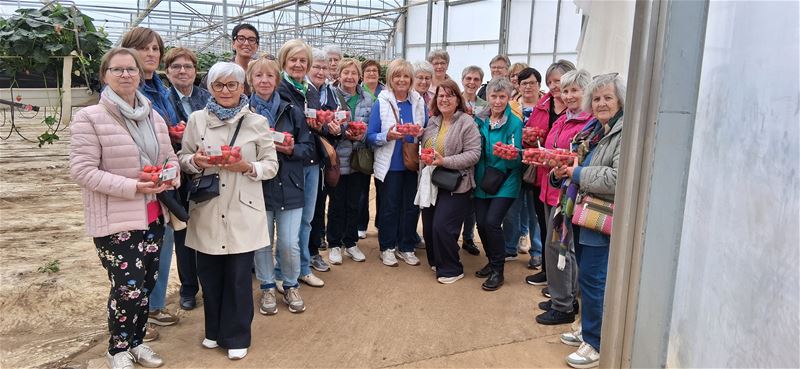Femma op bezoek bij aardbeien Boermans