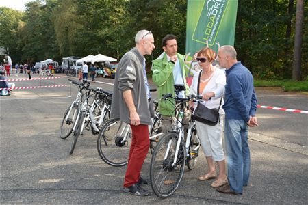 Fietsen, rijden en rollen op Parking 69