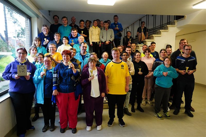 G-badmintonners enthousiast op Smash-tornooi