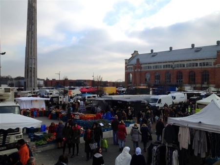 Gelukkig waren er sjaals en mutsen op de markt