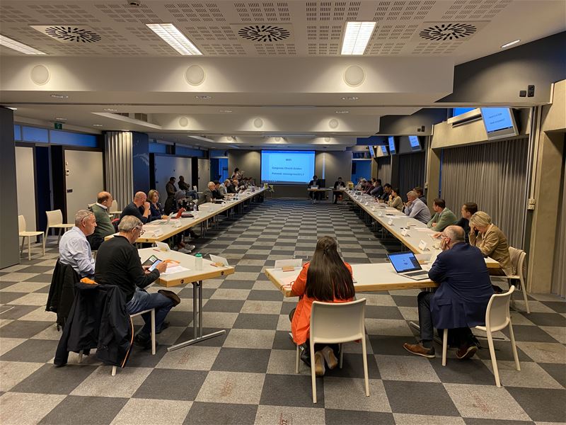 Gemeenteraad vergadert fysiek en op circuit