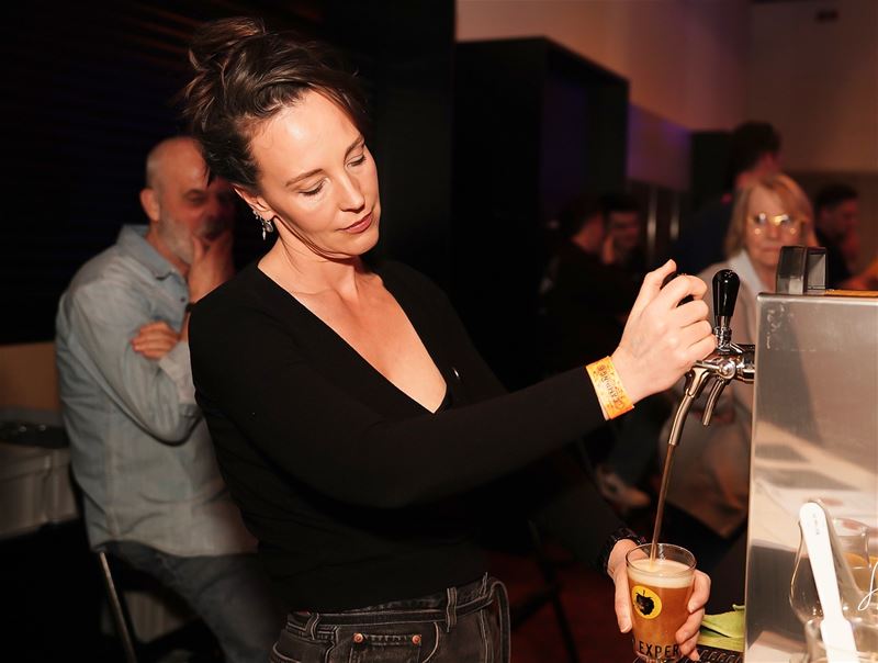 Genieten van bier en muziek op dag 1 van TBE