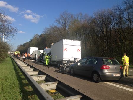 Gewonden en ravage bij kettingbotsing