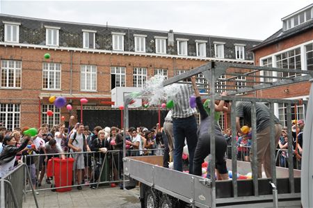 Glenn en waterballonnen als afscheid