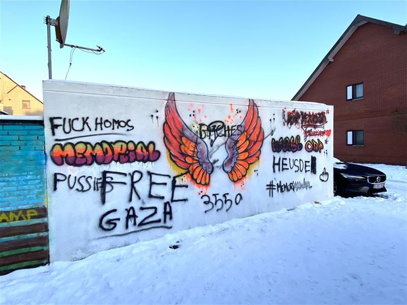 Graffiti Onder de Poort nu al beschadigd